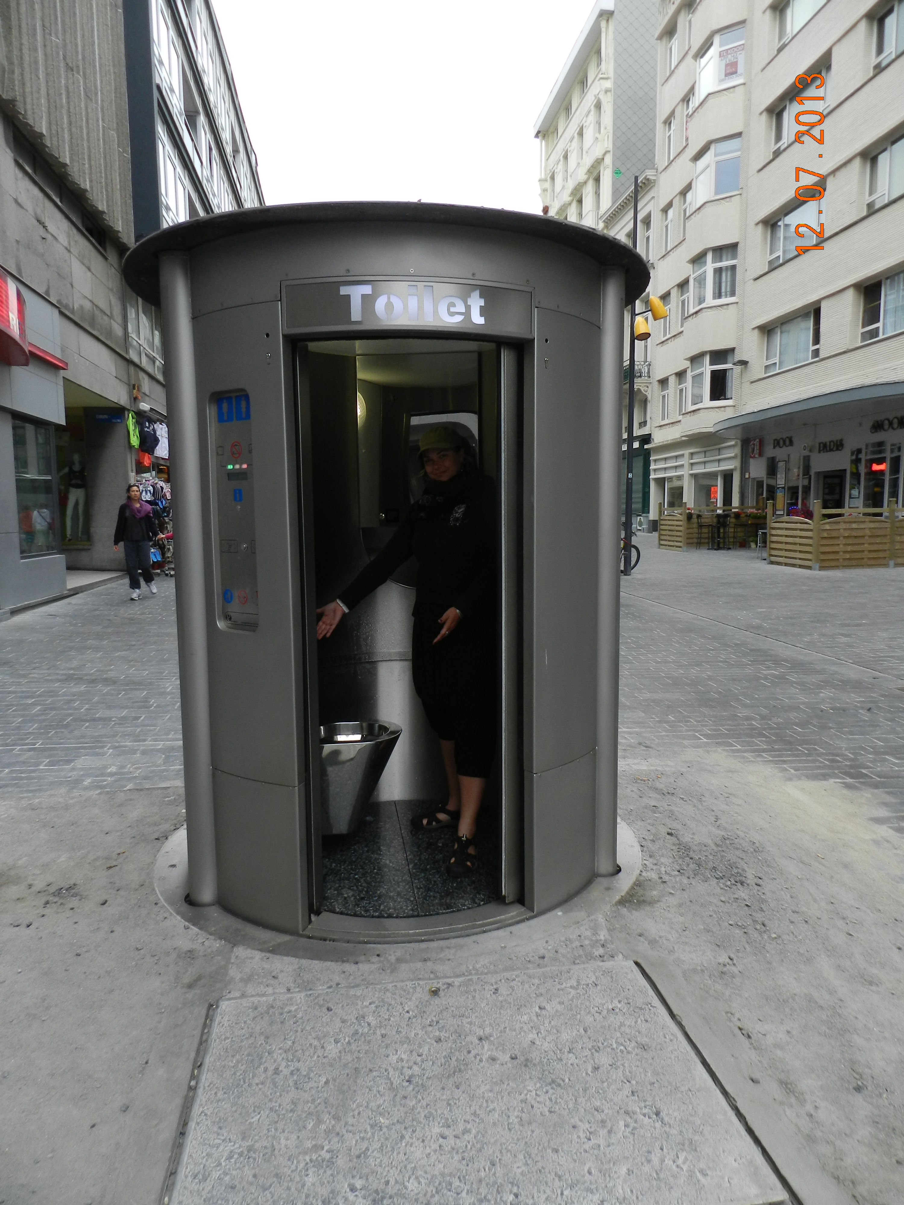De zogenaamde Urilady te Oostende is een gewoon zelfreinigend toilet.
